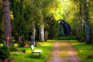 Harmonie und Idylle auf dem Friedhof: Auch Bestattung kann natürlich sein